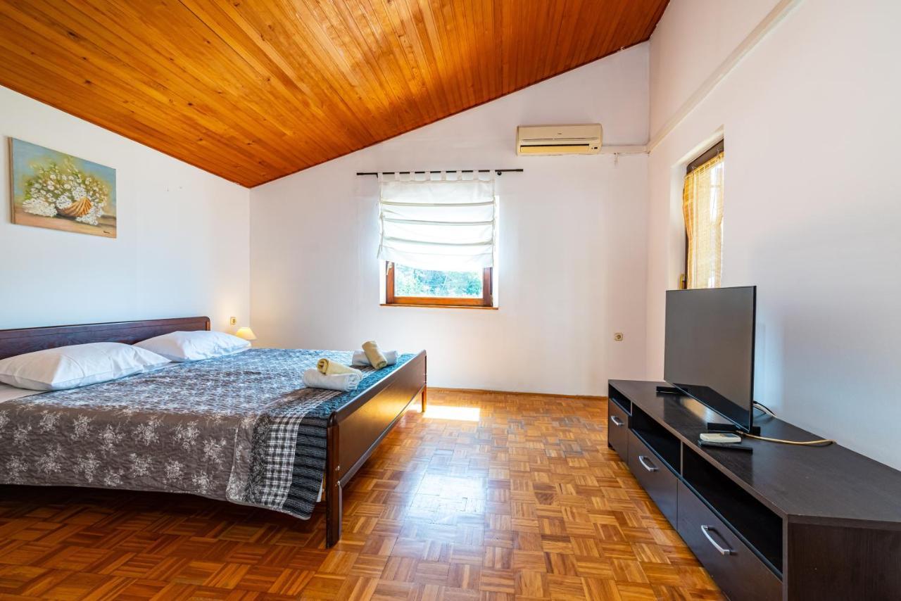 Apartment Sea And Mountain With Pool Novigrad  Δωμάτιο φωτογραφία