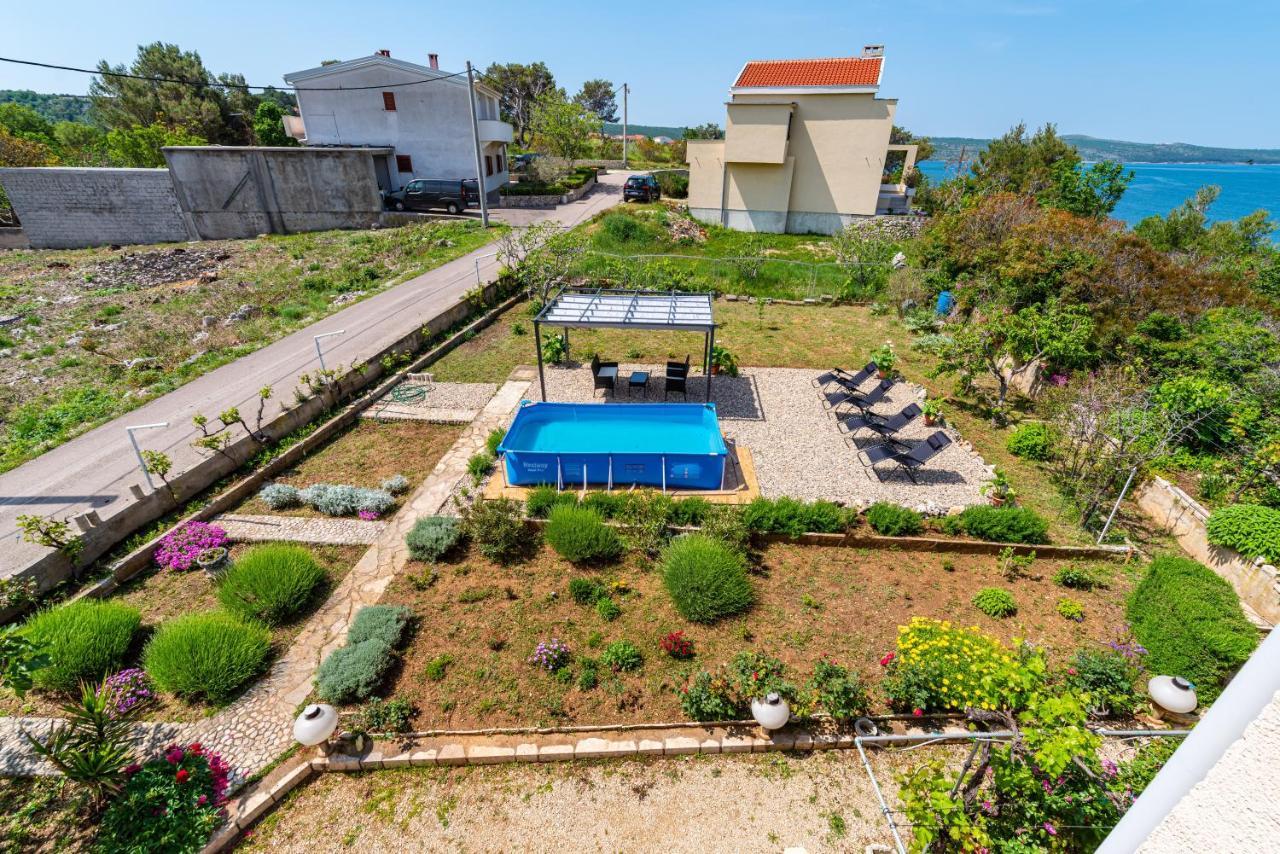 Apartment Sea And Mountain With Pool Novigrad  Δωμάτιο φωτογραφία