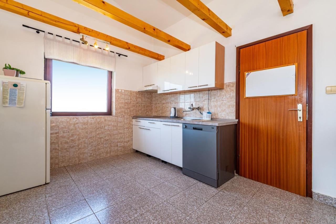 Apartment Sea And Mountain With Pool Novigrad  Δωμάτιο φωτογραφία