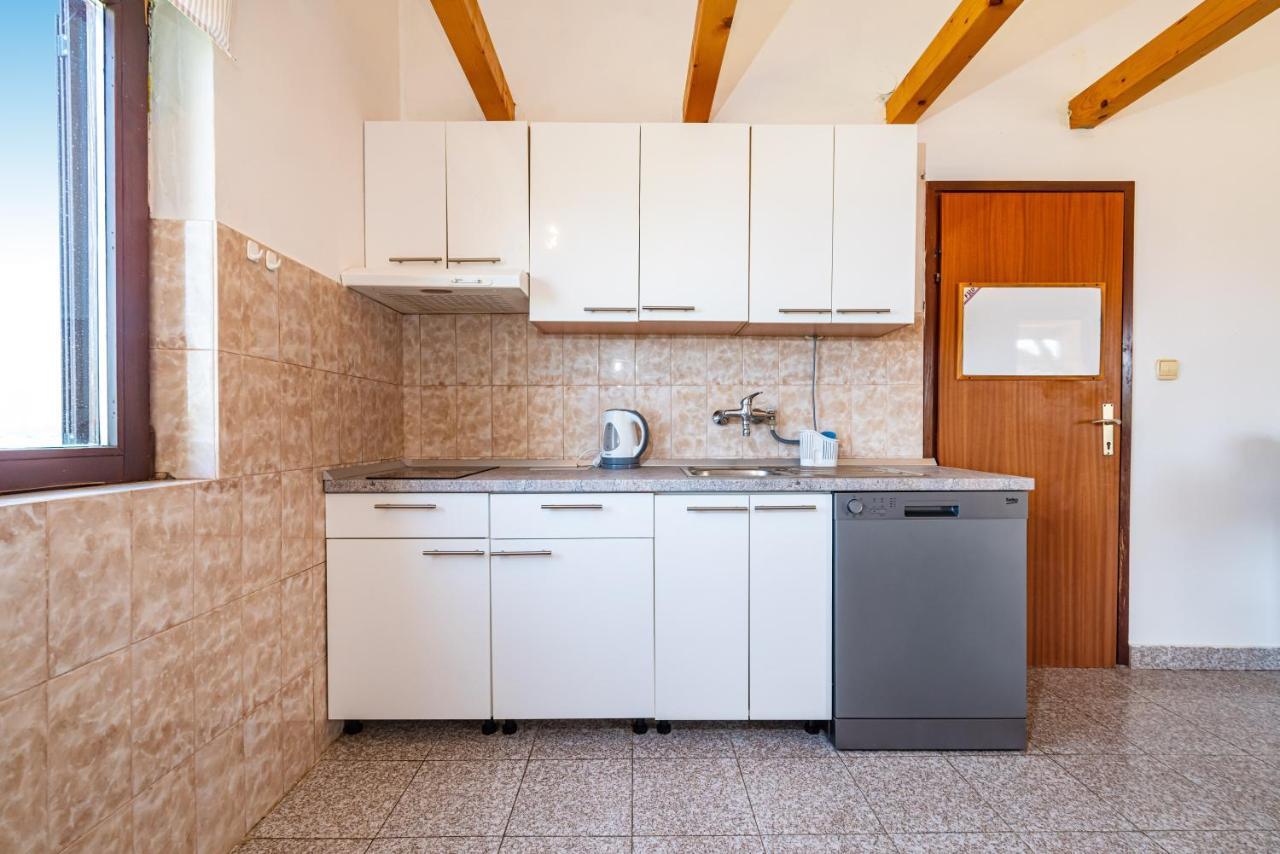 Apartment Sea And Mountain With Pool Novigrad  Δωμάτιο φωτογραφία