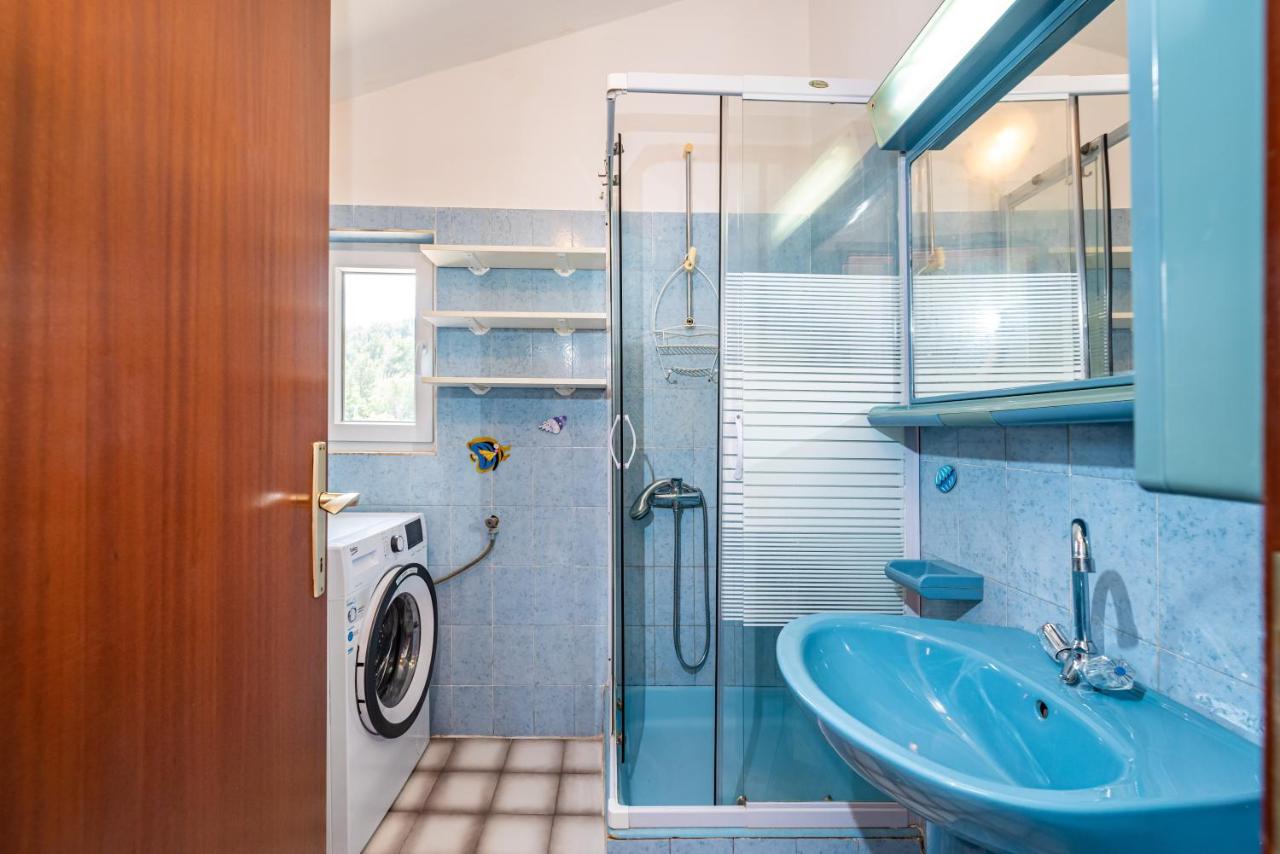 Apartment Sea And Mountain With Pool Novigrad  Εξωτερικό φωτογραφία