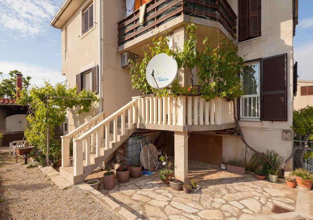 Apartment Sea And Mountain With Pool Novigrad  Εξωτερικό φωτογραφία