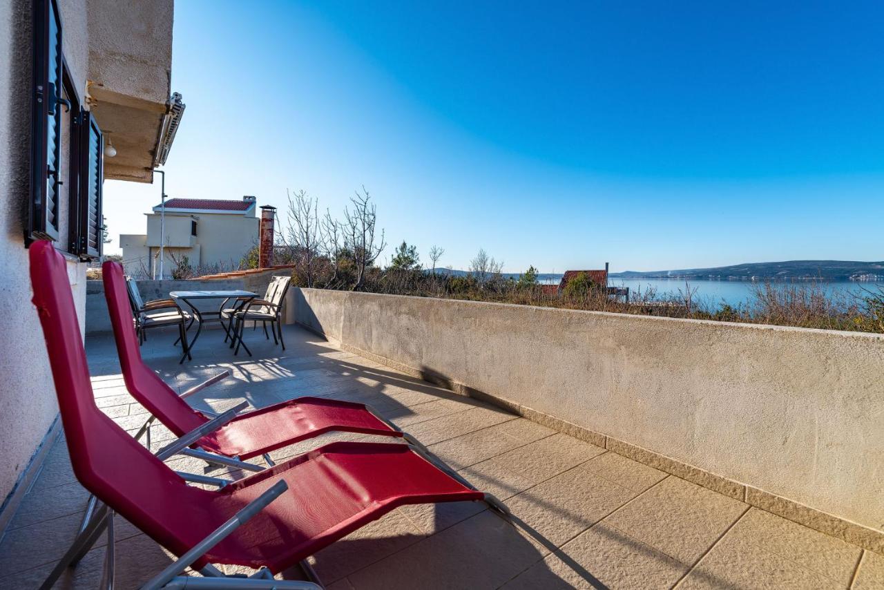 Apartment Sea And Mountain With Pool Novigrad  Εξωτερικό φωτογραφία