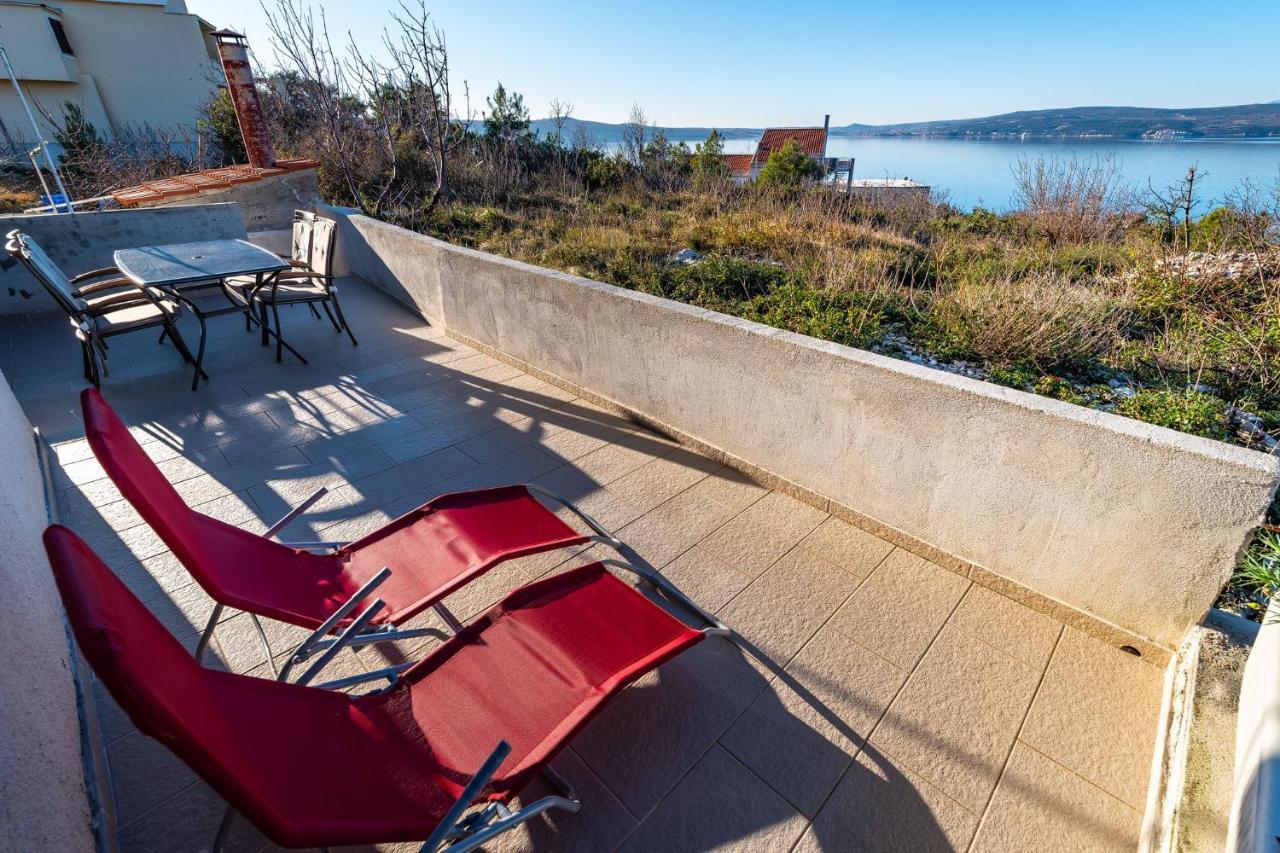 Apartment Sea And Mountain With Pool Novigrad  Εξωτερικό φωτογραφία